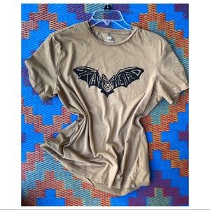 ❌SOLD Custom Screen Printed Tee “Stay Weird” 🦇